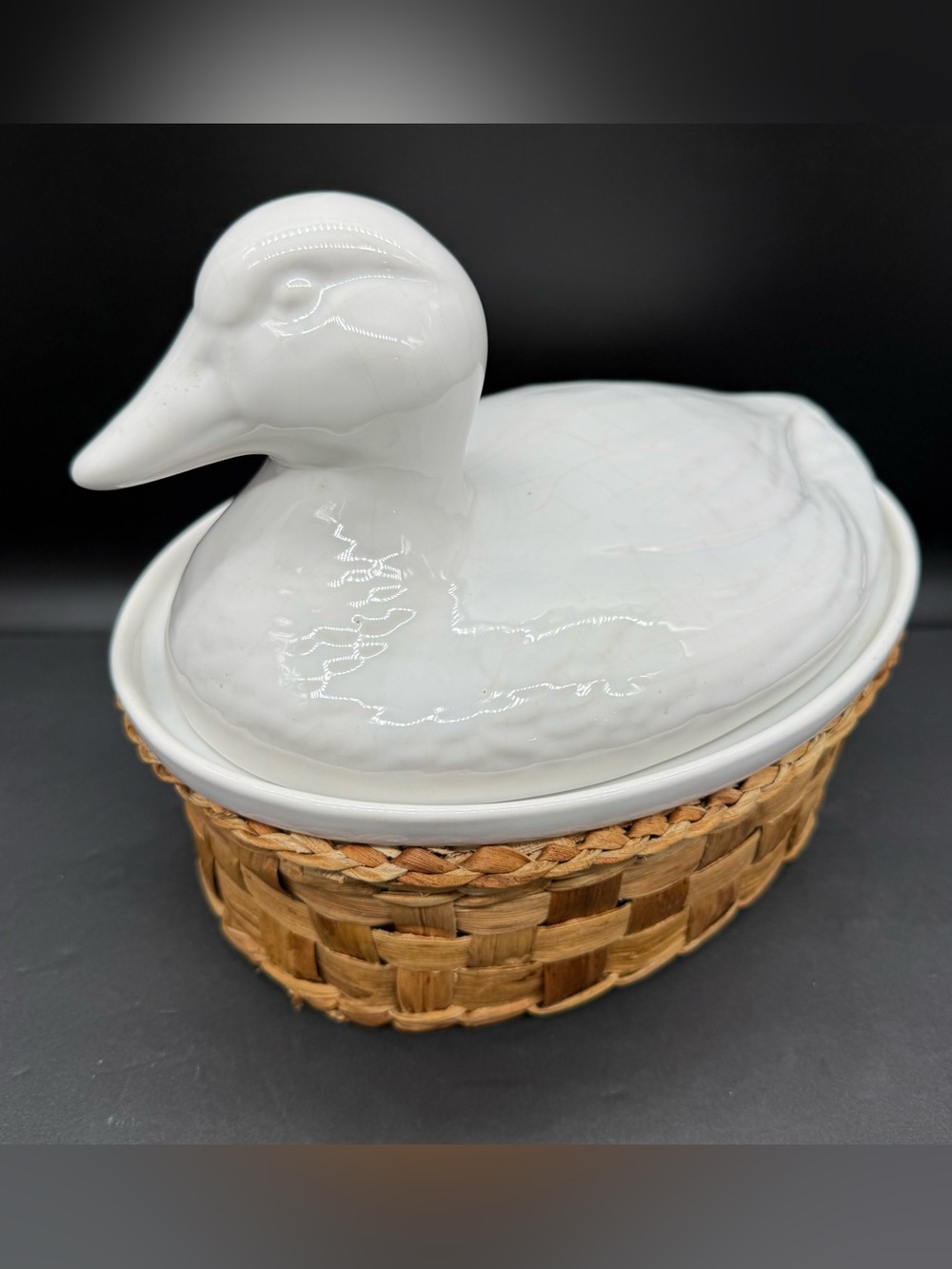 French Chef Gourmet Cookware Duck on Basket Nest Covered Casserole Ovenproof